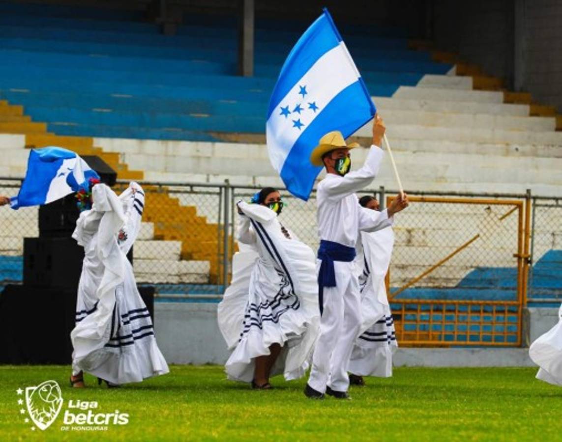 Fotos: Así celebró Félix Crisanto su gol con Olimpia, el show de inauguración y el hijo del 'Nene' Obando debutó