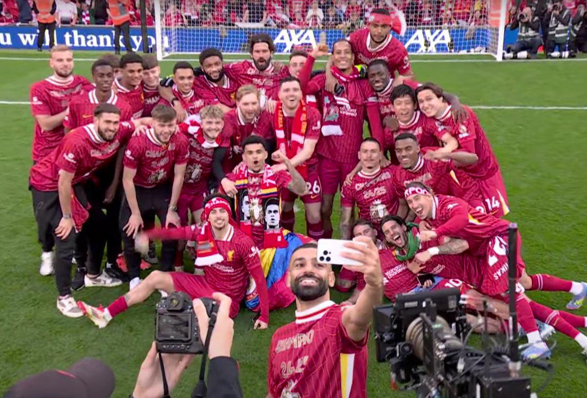 ¿Por qué no les dieron el título? Así festejó Liverpool la Premier League, el gesto de Slot con Jurgen Klopp y selfies de Salah