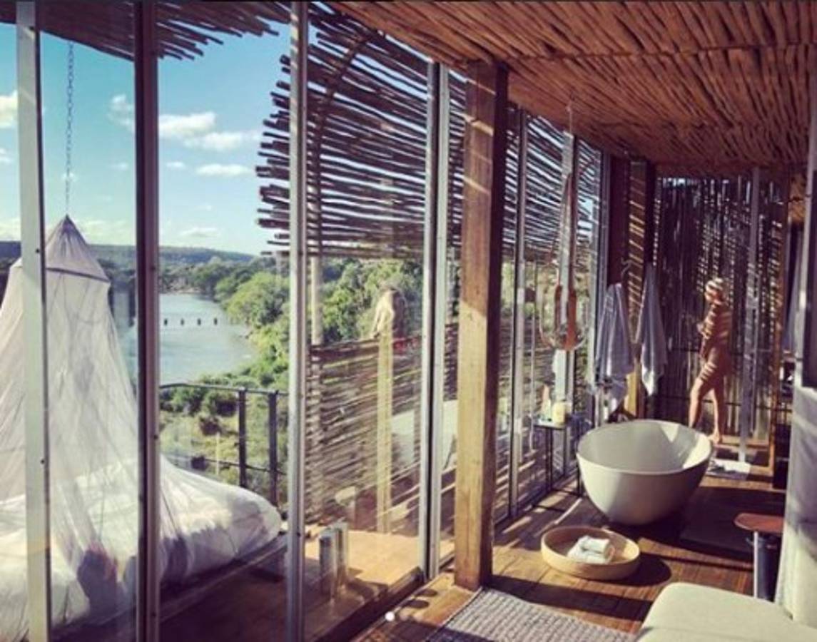 Wanda Nara se desnuda en la sabana con Mauro Icardi ¡Hasta atrajo a los monos!