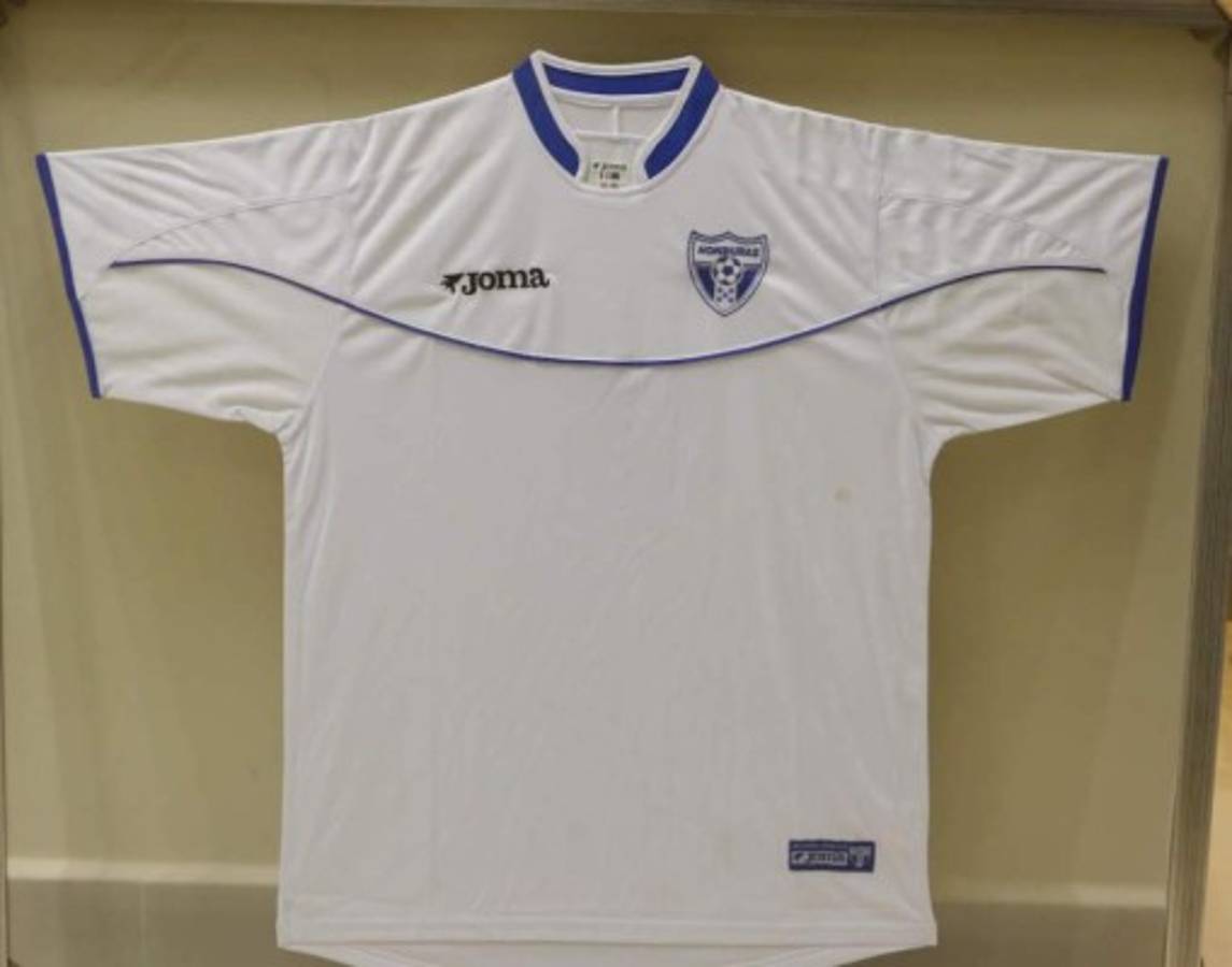 FOTOS: Desde 1970, así ha sido la evolución de la camiseta de la selección de Honduras