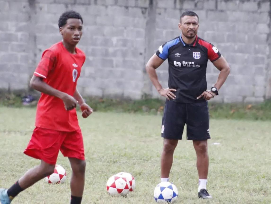 Hoy se cumplen 26 años: Honduras humilló a México en el 2000, un jugador fue asesinado, otro descubrió a Luis Palma y un retiro a los 23 años