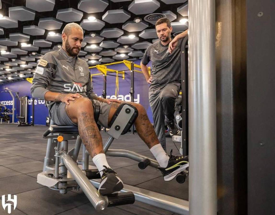 Neymar volvió a entrenar con el Al Hilal de Arabia y todos hablan de lo mismo: “Se convirtió en mi tío Paco de 58 años”