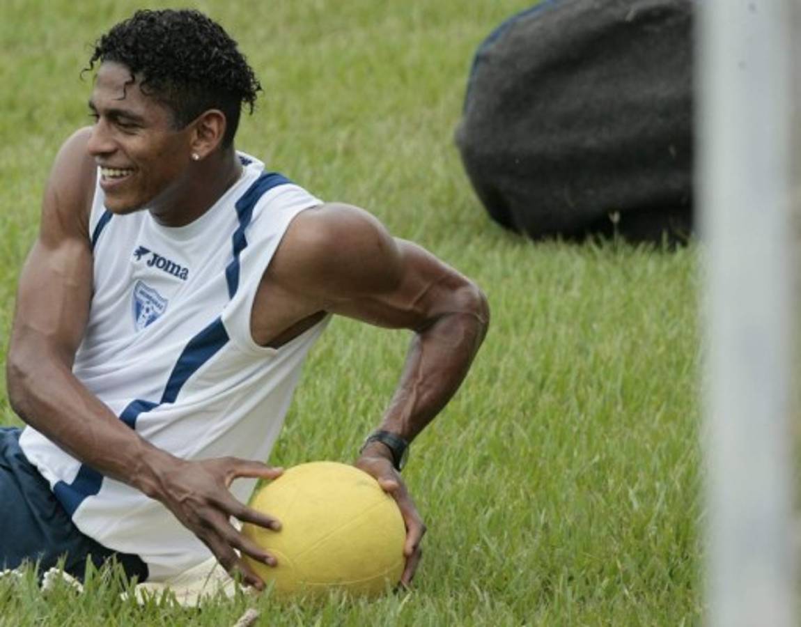 ¡Uno más a la lista! El nuevo y loco look de Carlo Costly con el Marathón