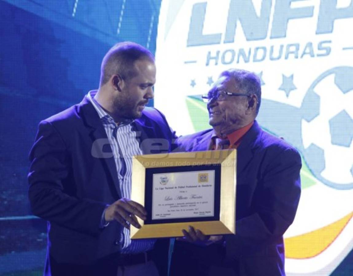 Las imágenes de la premiación de Liga Nacional y presentación de la copa