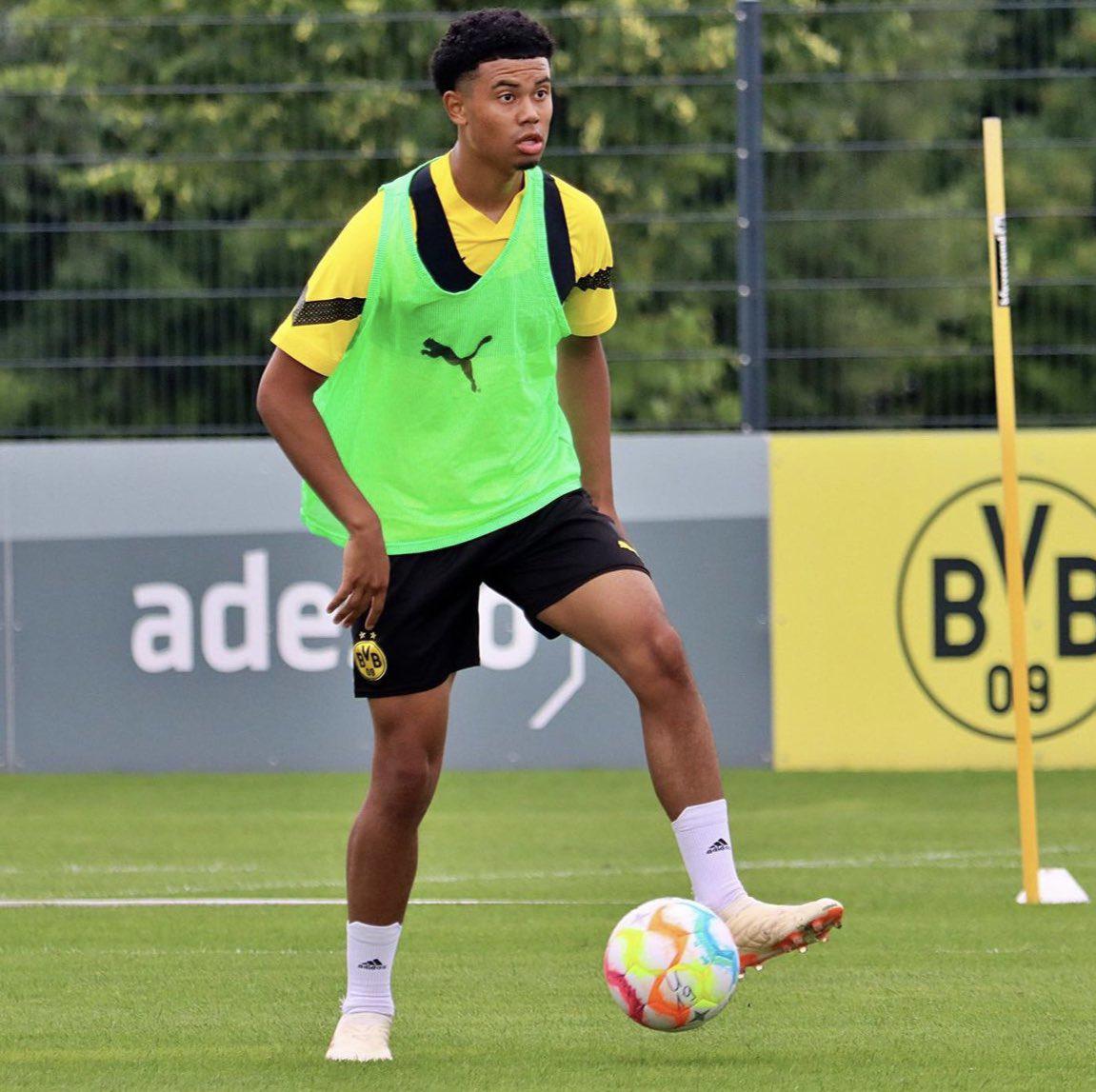 Fue capitán de Alemania: Leonardo Posadas, el futbolista del Borussia Dortmund que jugaría con Honduras