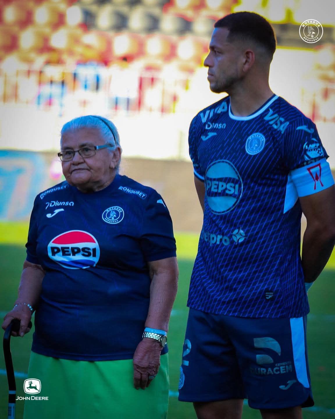 Fichajes: Palma suena en España, Olimpia atento con figura, Chelito es noticia y Motagua quiere a juveniles