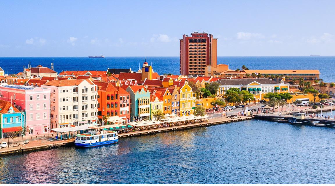 Así es el Ergilio Hato, el humilde estadio donde jugará Honduras ante Curazao y lo que debes saber de la “Amsterdam” del Caribe