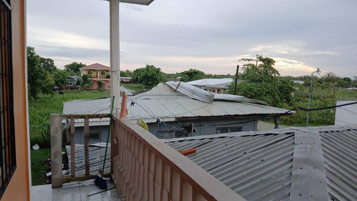 Informe especial: Puerto Cortés fue golpeado por fenómeno natural y así quedaron sus calles: “Perdimos nuestros techos”