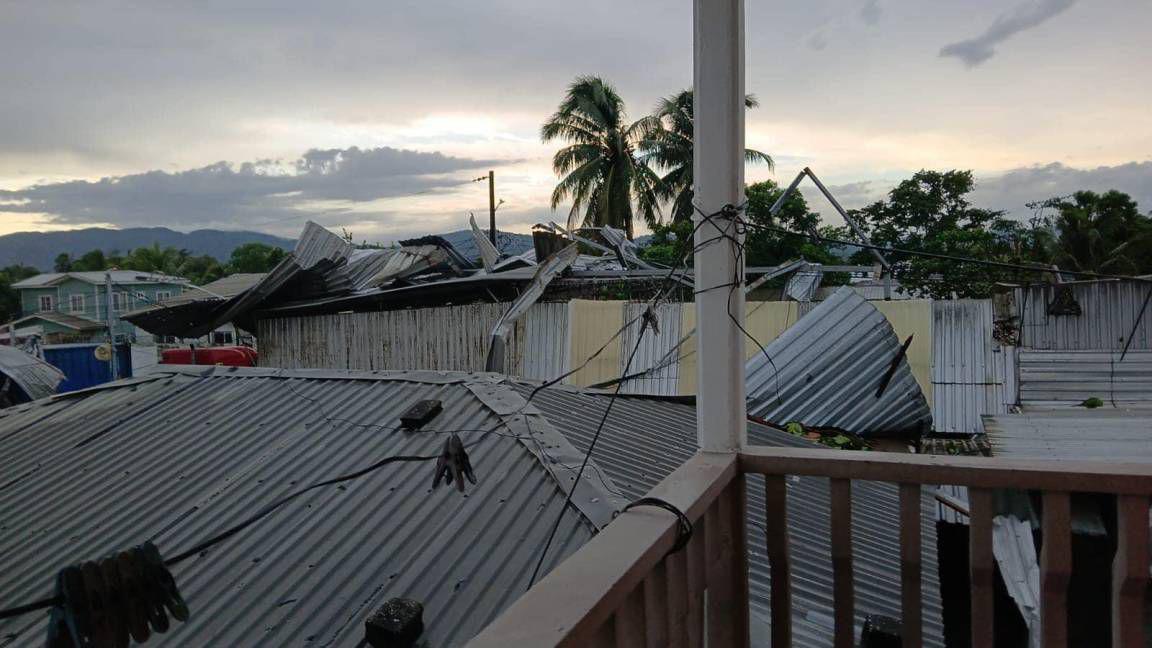 Informe especial: Puerto Cortés fue golpeado por fenómeno natural y así quedaron sus calles: “Perdimos nuestros techos”