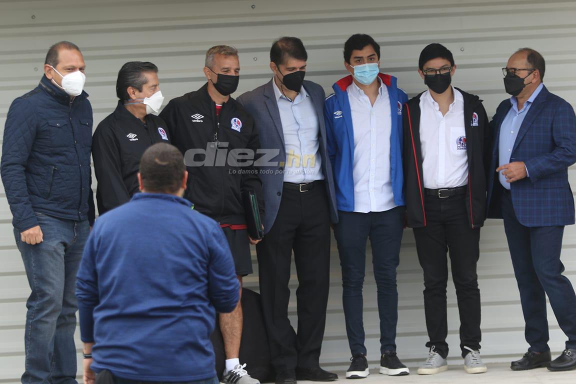 Las primeras imágenes de Pablo Lavallén como DT de Olimpia: Así inspeccionó la Cueva del León y sus exquisitas canchas