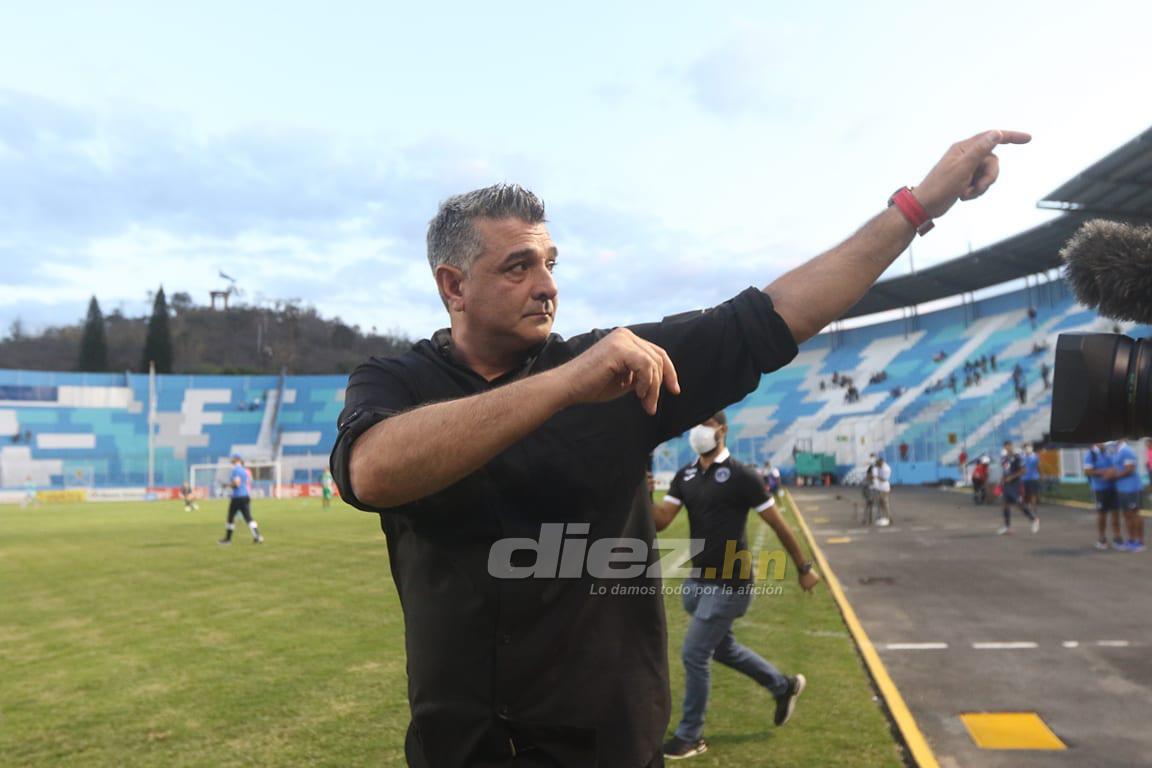 No pudo contener las lágrimas: Diego Vázquez llora y así fue captado en su último día como entrenador de Motagua