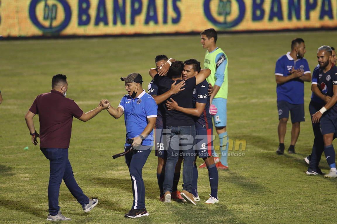 Así festejó Motagua tras avanzar a la final, la tristeza y amargura en Olimpia y las bellas chicas que sufrieron por el león