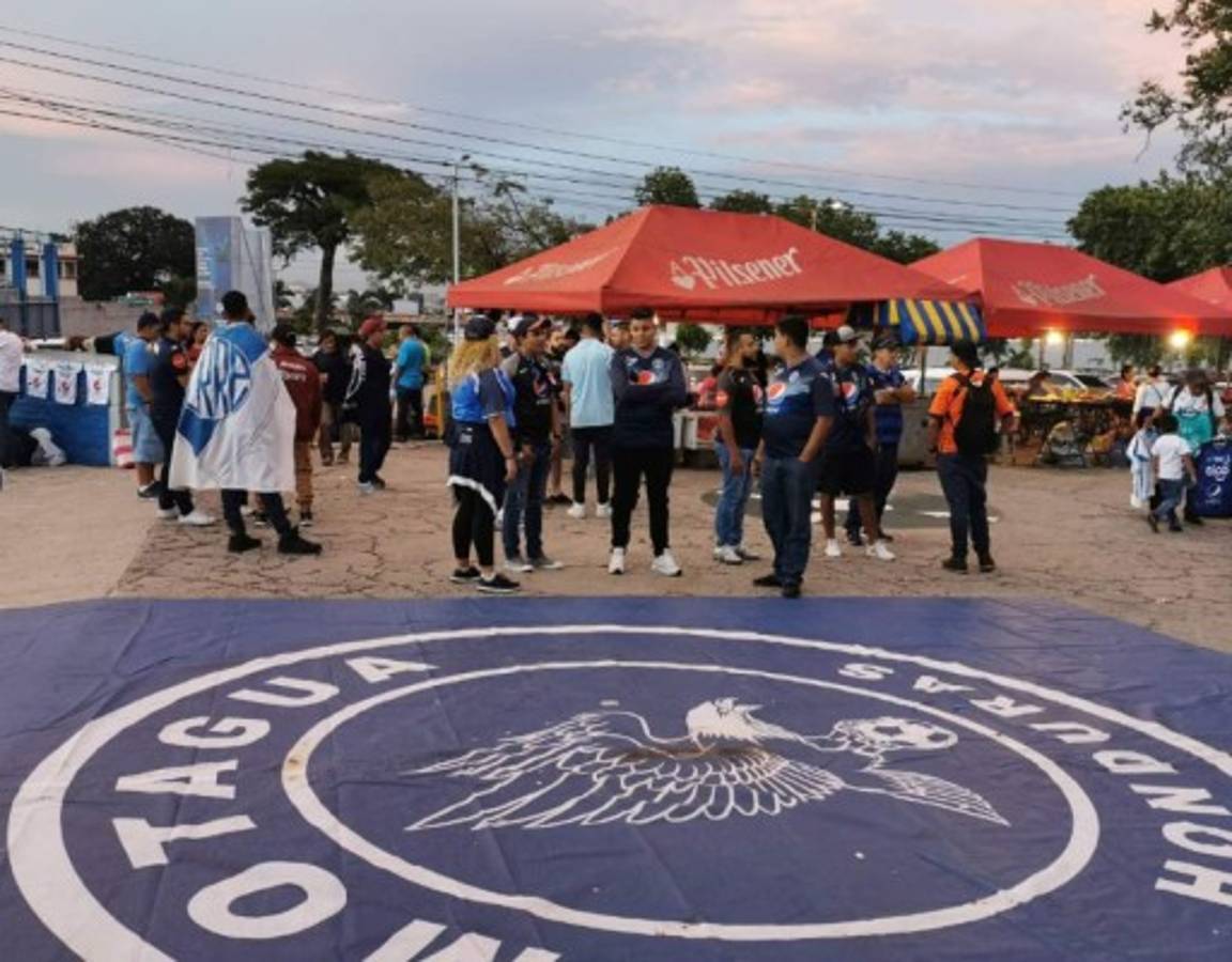 FOTOS: Invasión motagüense en El Salvador, Patón enojado y el show de Benguché