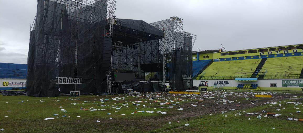 ¡Un chiquero! Destruyen cancha del Estadio Brevé Vargas tras concierto en Juticalpa: deplorables condiciones
