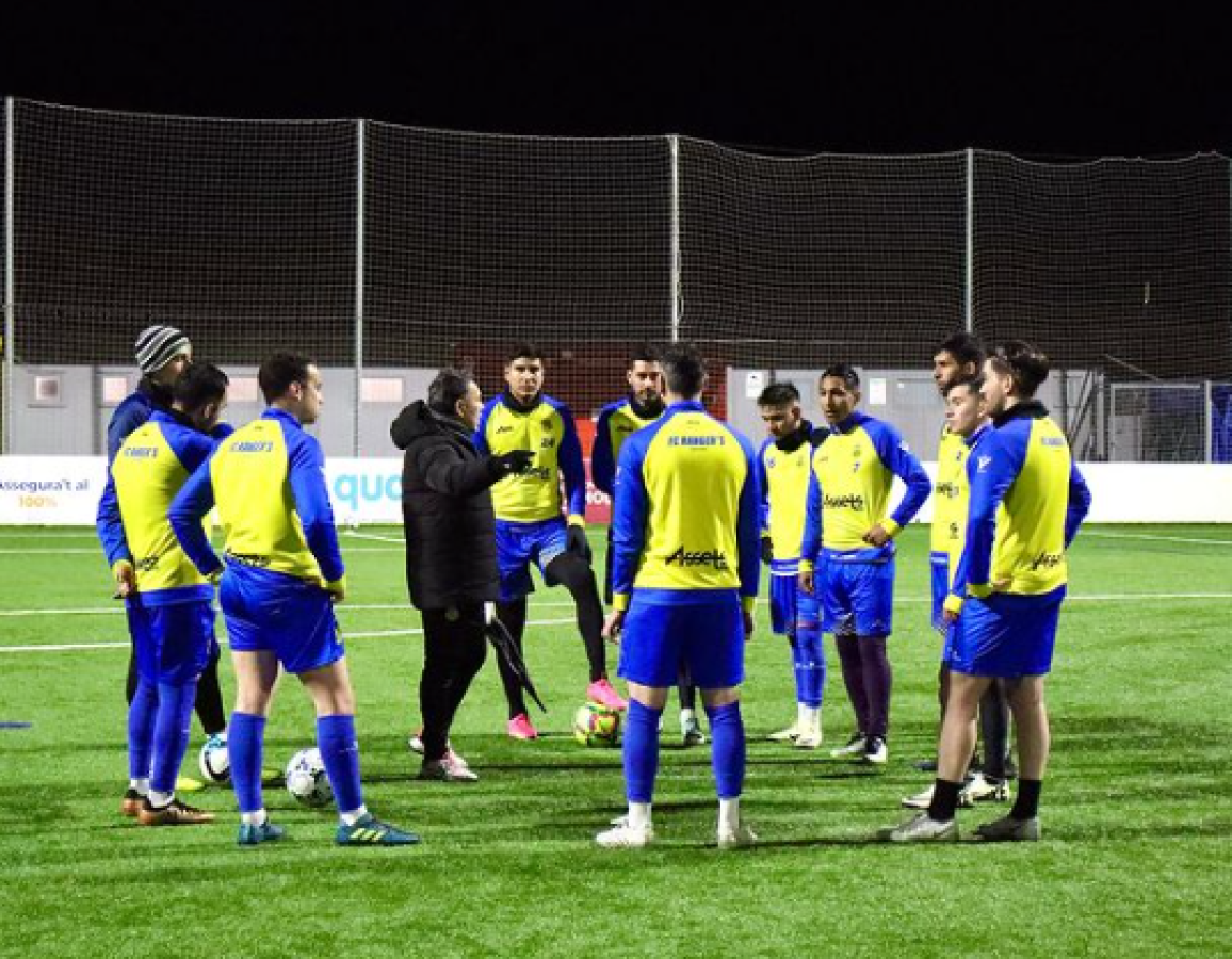 La nueva vida de Marco Fabián: presidente y jugador de un club de Europa y confiesa cuánto gana