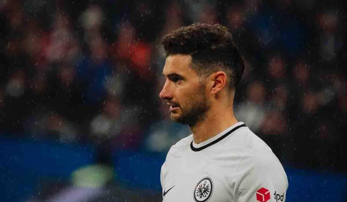 Esposa de futbolista argentino recibe amenaza de muerte por insólito motivo: “No es grato leer que te van a meter un tiro en la cabeza”