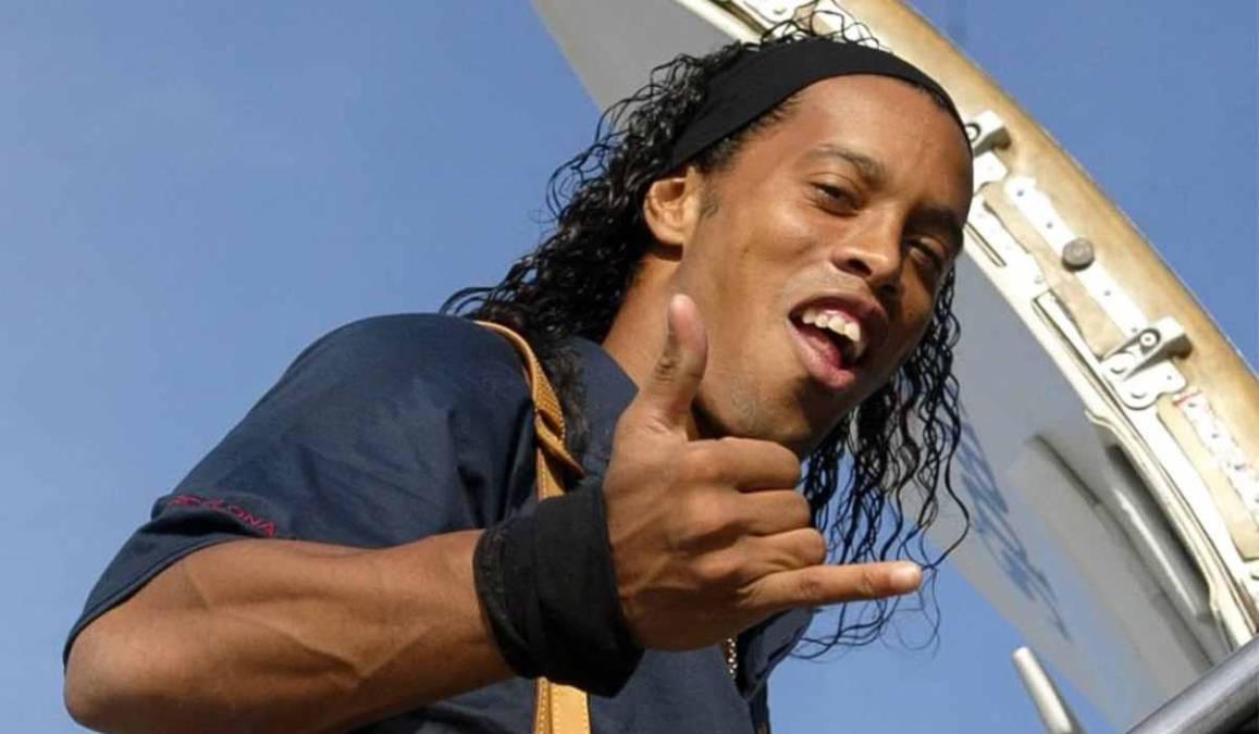 Otra vez en escándalo: el polémico negocio por el que Ronaldinho podría volver a la cárcel y la reacción del brasileño