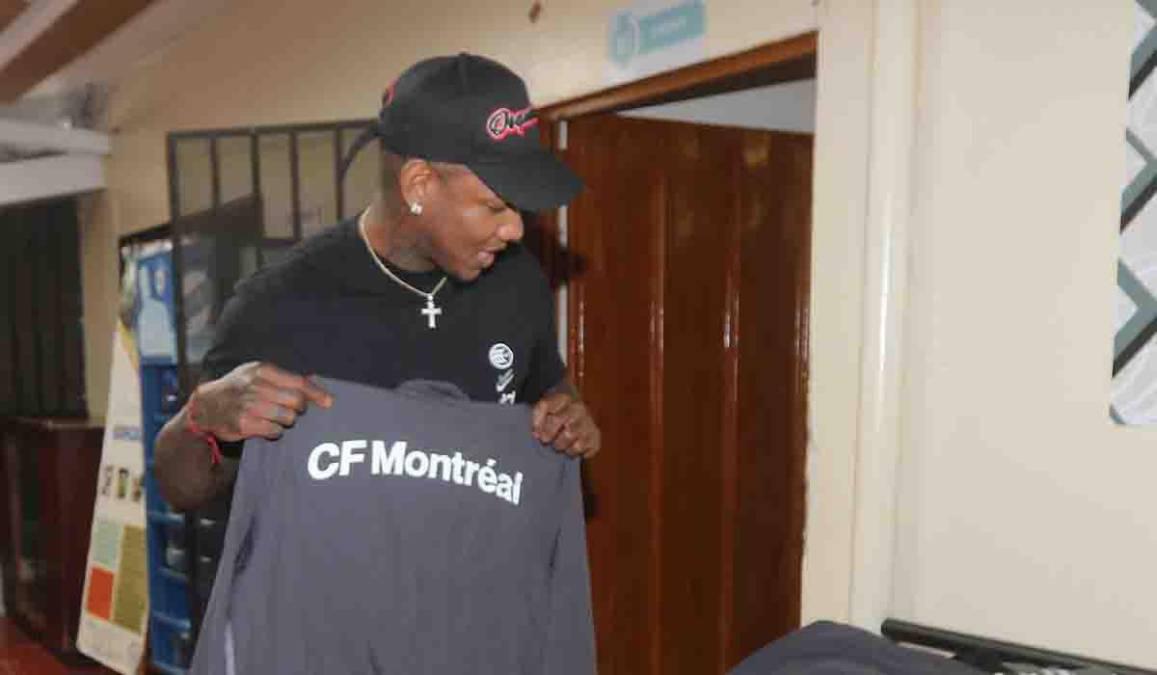 Romell Quioto dejó atŕas la polémica y mostró su lado más humano: el gran gesto del futbolista en Tegucigalpa