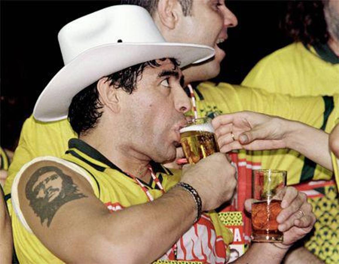 Casi pierde la nariz por su adicción y cinco terminaron muertos: Los futbolistas que tuvieron un triste final