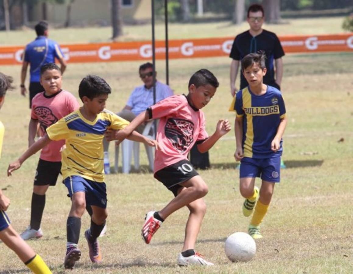 Pequeños derrocharon talento en el Soccer Festival en La Lima
