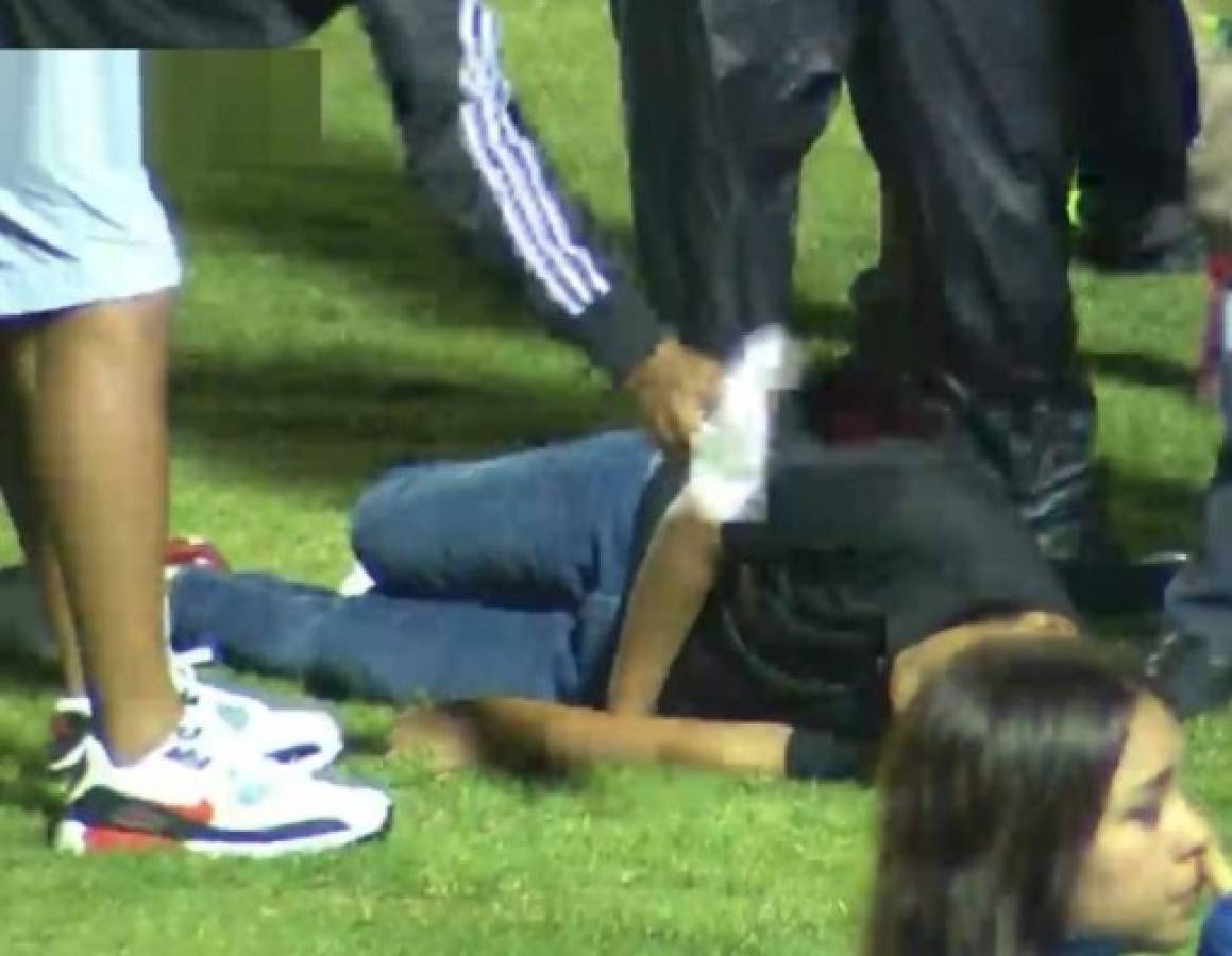 ¡Muertos, heridos y desmayados! El caos dentro y fuera del Estadio Nacional