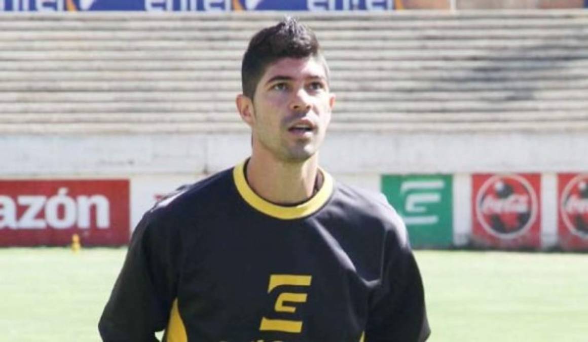 El Salvador: Águila ficha al brasileño Ronaille Calheira