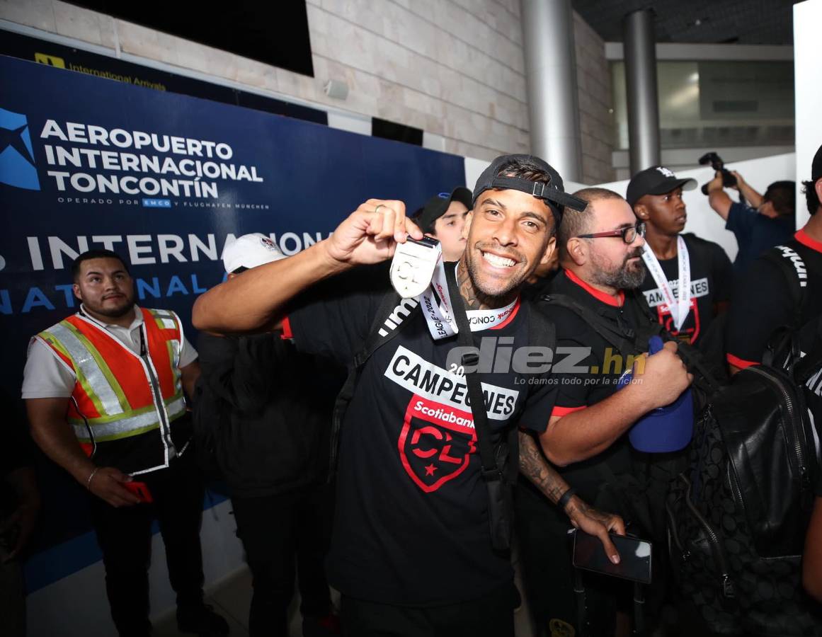 La llegada triunfal del campeón Olimpia a Honduras: La locura del ‘Patón’, el recibimiento a Bengtson y ¿quién bajó la copa?