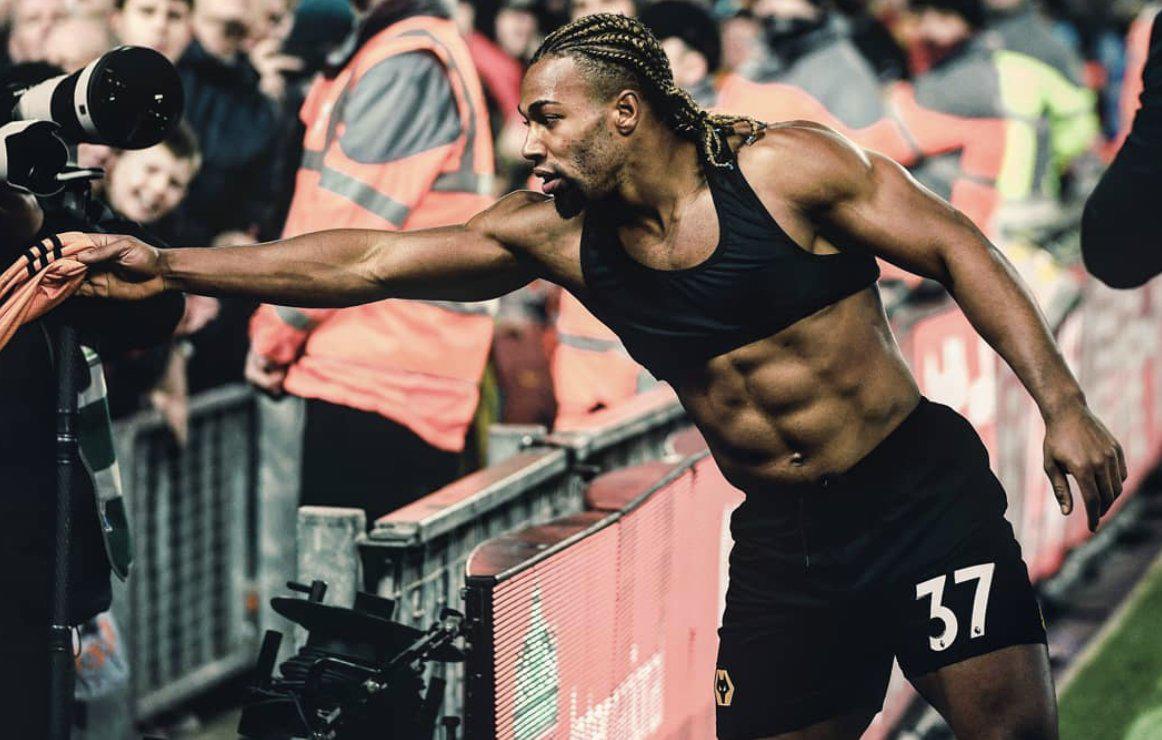 Irreconocible: El increíble antes y después del nuevo fichaje del Barcelona; se pone aceite de bebé en los juegos