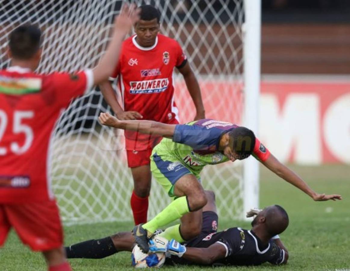 No viste en TV: La furia de Arboleda, euforia de Diego en un clásico de patadas