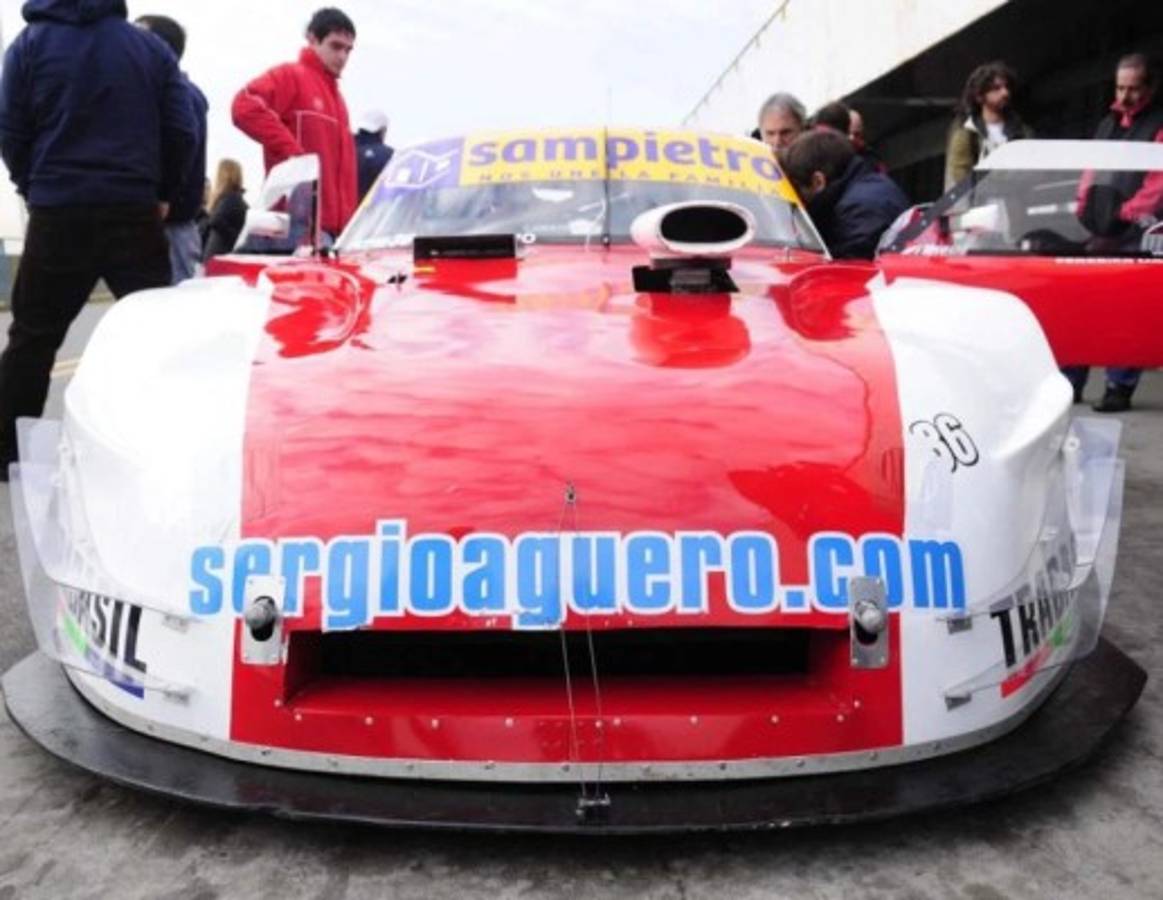 ¡Impresionante! La lujosa colección de autos que tiene el Kun Aguero jugador del Manchester City