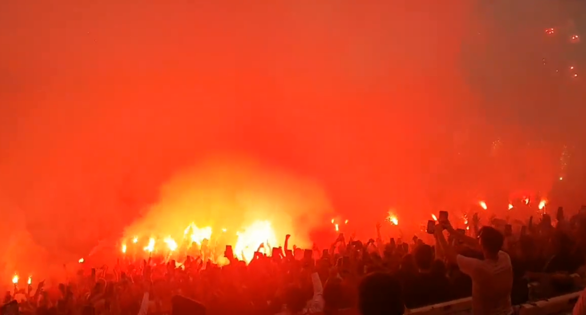 El nuevo dios del Olimpo: la brutal presentación de Marcelo con el Olympiacos de Grecia y bailando junto con sus hijos