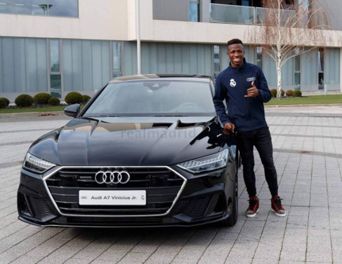 Real Madrid recibe espectaculares Audi previo al Clásico de la Liga Española
