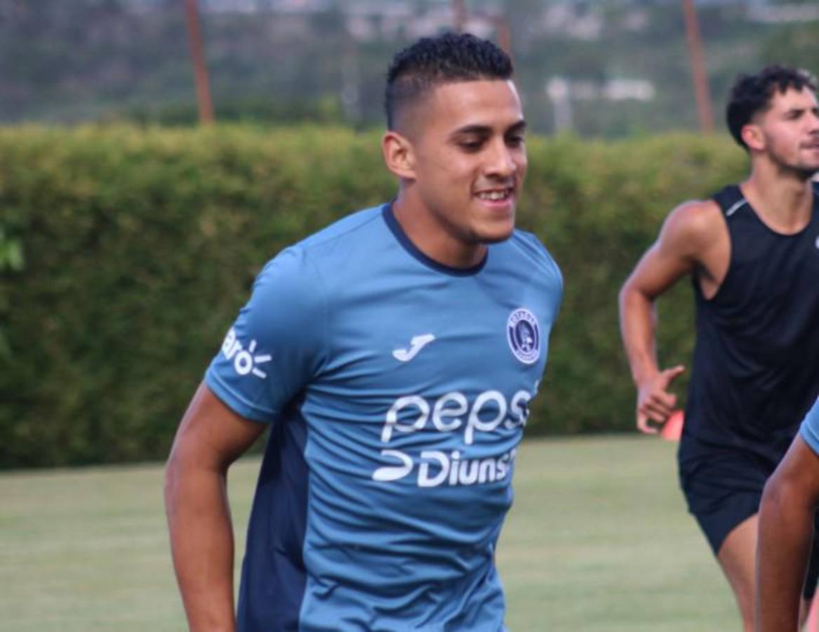 Fotos: Agustín Auzmendi y los nuevos fichajes ya lucen la camisa de Motagua; presentan al nuevo preparador físico