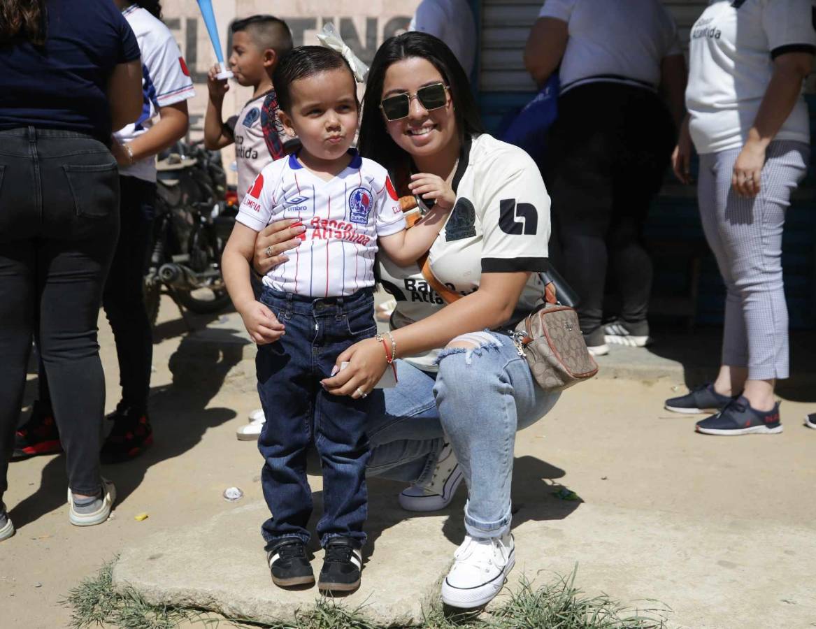 Locura por Olimpia en Danlí: nadie se quiso perder la visita del león y llegaron en familias; así respondieron los jugadores