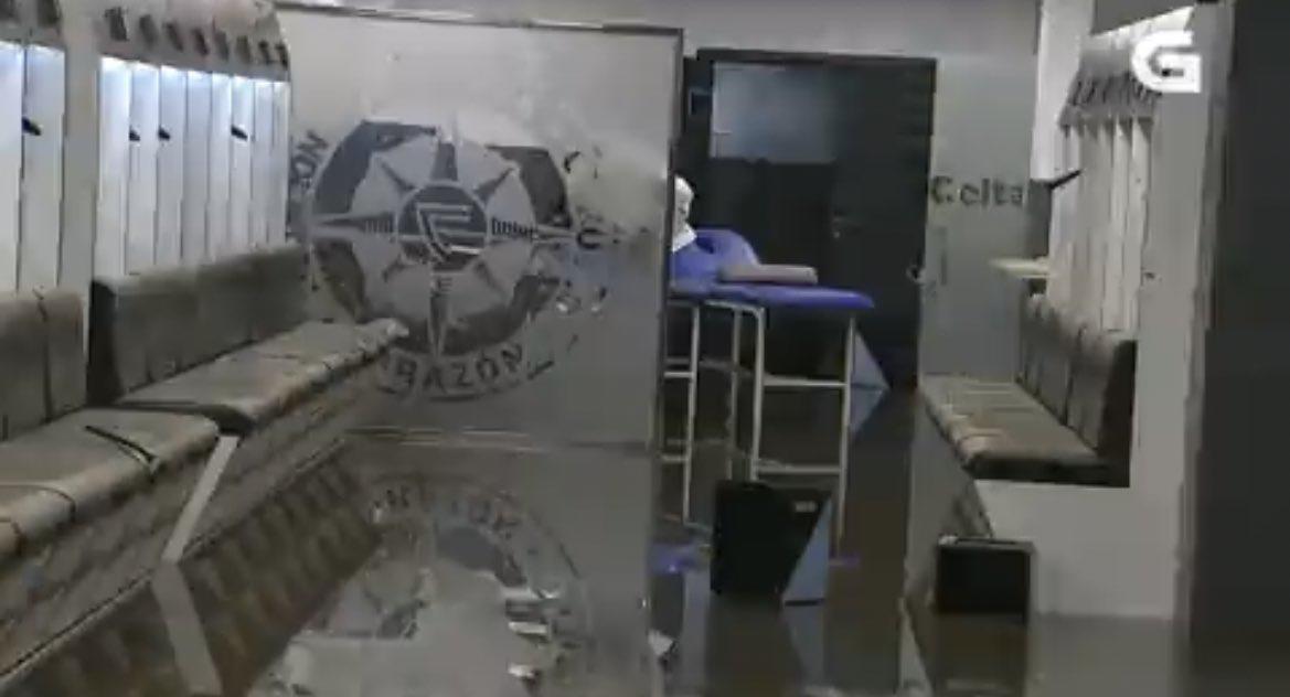 ¡Es de primera y alcanzó hasta un metro de agua! Así se inundó estadio de la Liga Española (FOTOS)