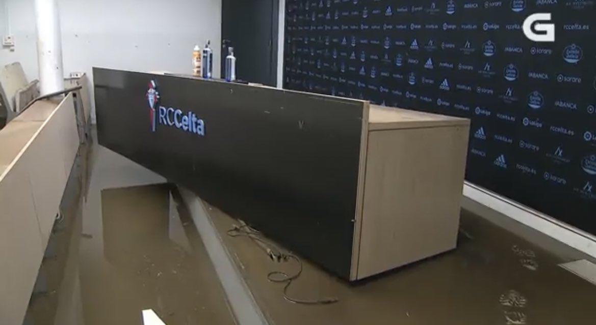 ¡Es de primera y alcanzó hasta un metro de agua! Así se inundó estadio de la Liga Española (FOTOS)