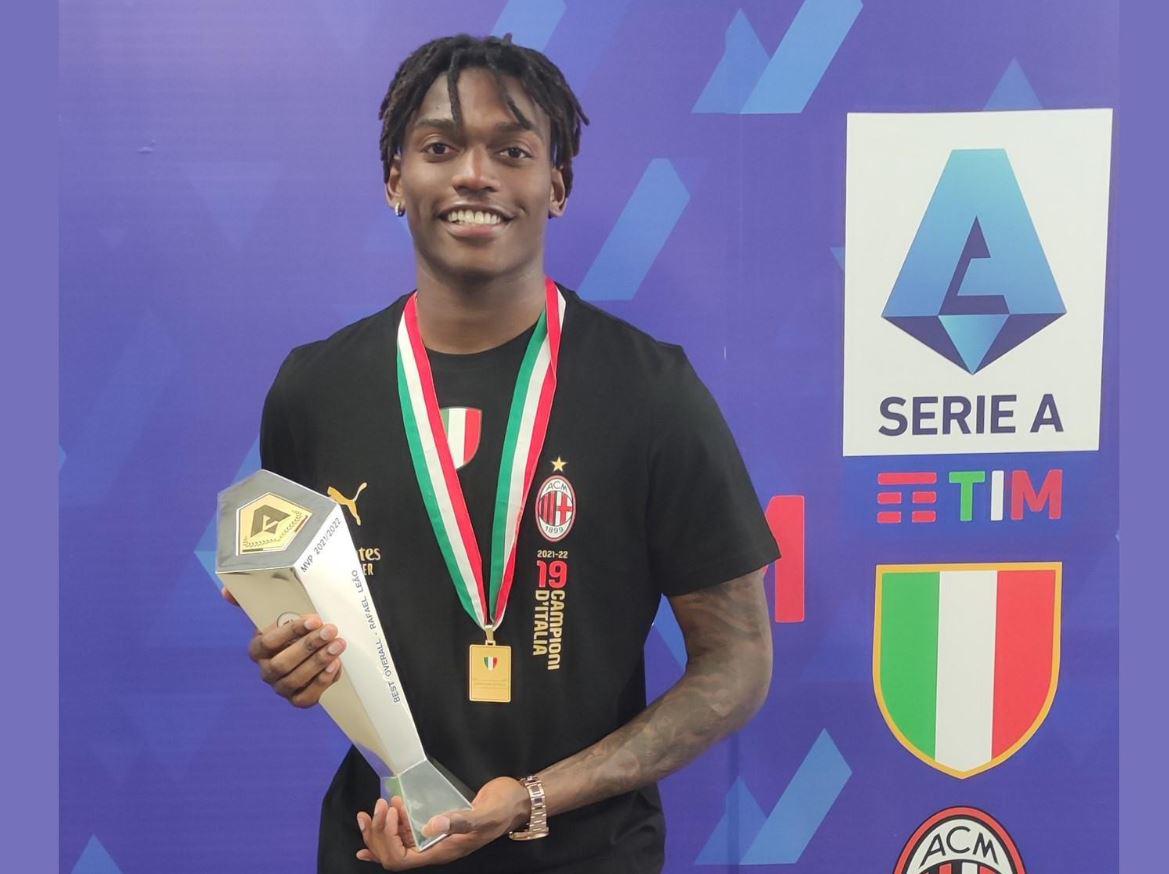 Con 22 años, Rafael Leão ser nombrado como el MVP de la temporada 2021/22 de la Serie A.