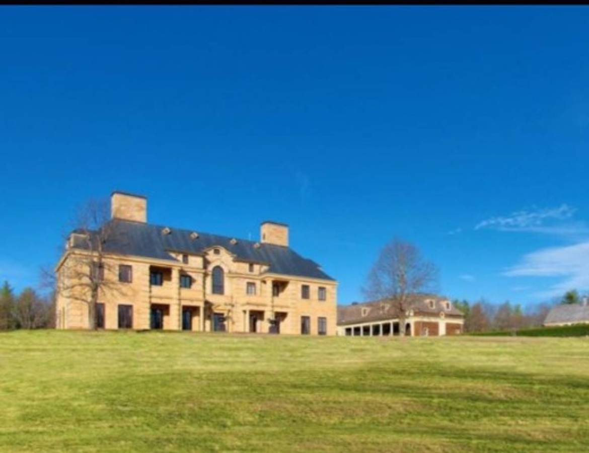 Leyenda de tenis pone en venta su majestuosa mansión: con 10 habitaciones y lago propio en 16$ millones