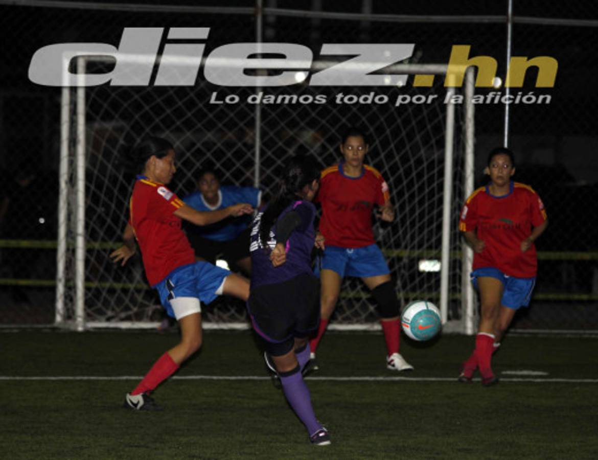 Torneo de fútbol femenino SPORTLINE 2013.