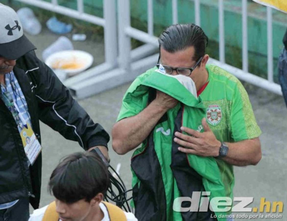 NO SE VIO: Aficionados terminan gaseados por la policía en el clásico sampedrano