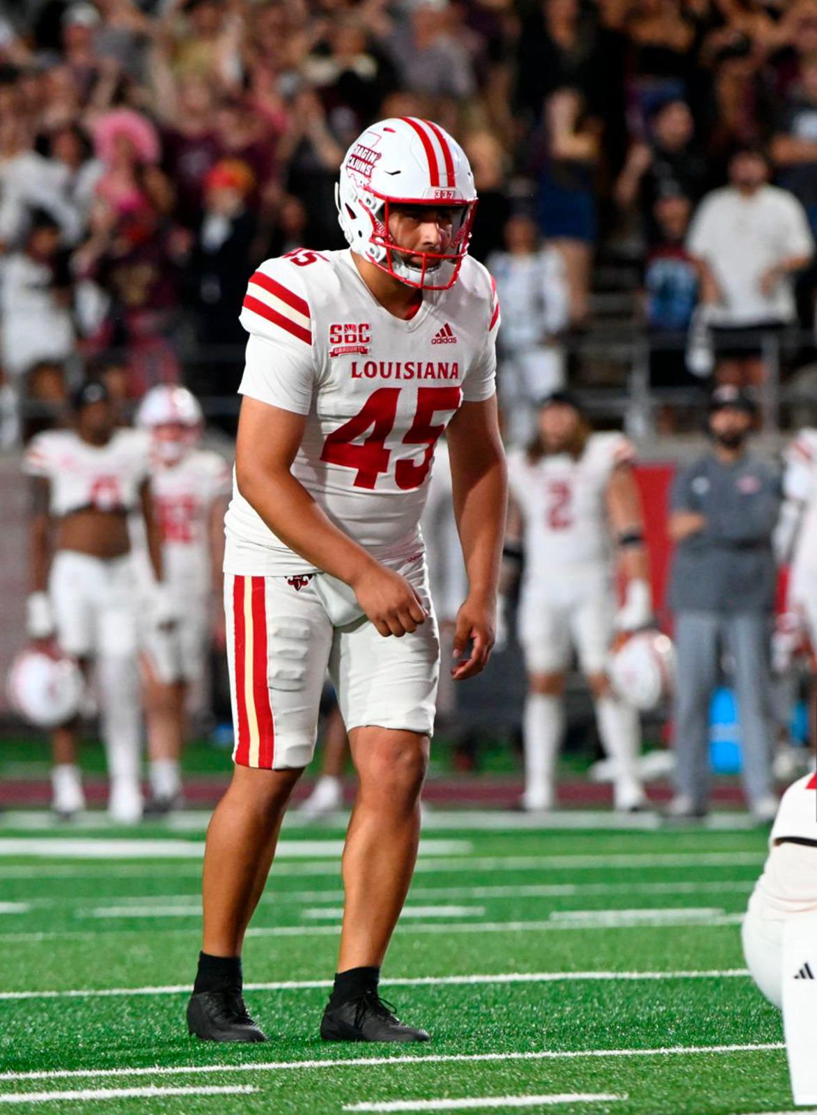Kenneth Almendares, el hondureño que ganó el premio al mejor pateador de todo el fútbol americano universitario de USA