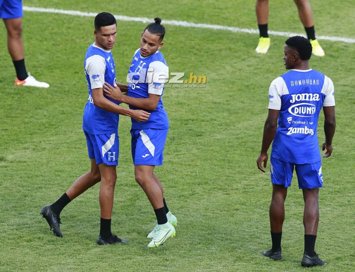 ¡La charla del Bolillo y buen ambiente! Las imágenes del primer entreno de Honduras de cara al amistoso con Colombia
