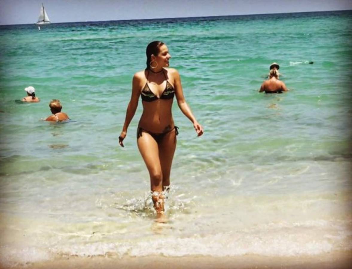 ¡Infartante! Así disfruta de la playa y el sol Nathalia Casco