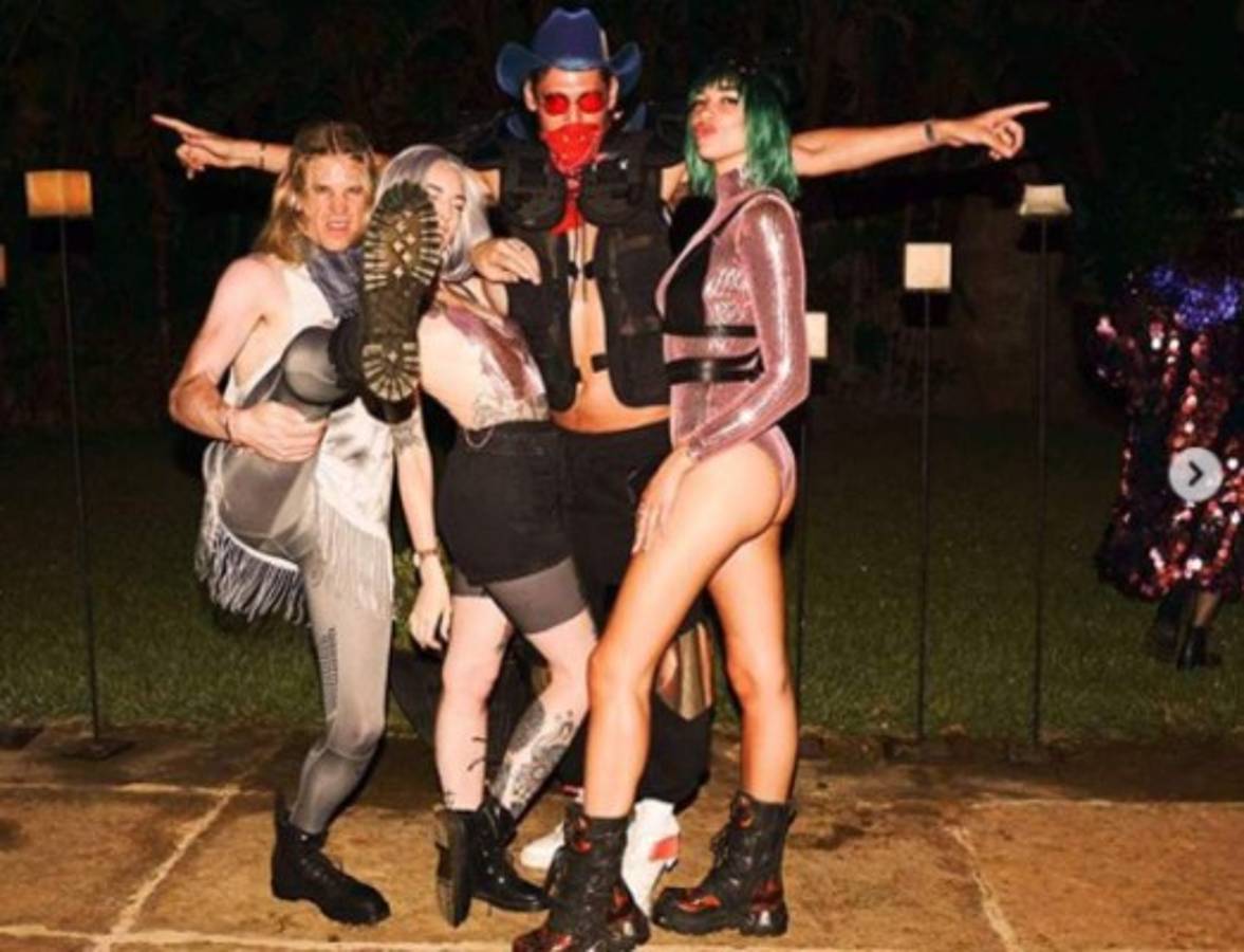 ¡Desenfrenada! Dua Lipa se monta fiestón en Ibiza tras cumplir 23 años