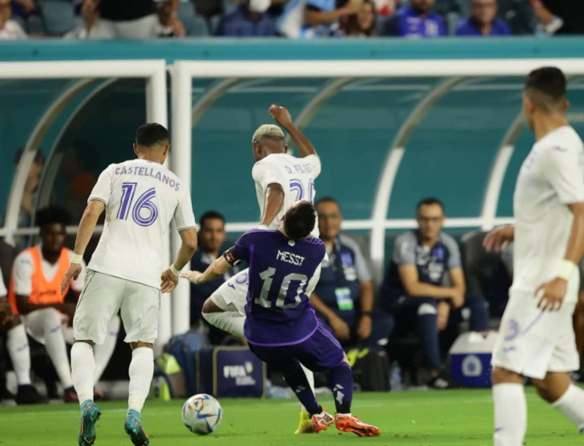 El futbolista de Honduras que intercambió camisa con Messi en el amistoso ante Argentina: se la pidió desde temprano