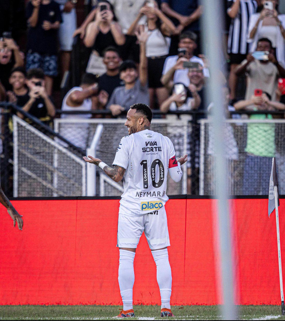 El show de Neymar con el Santos de Brasil: golazo olímpico, asistencias y festejó como Cristiano Ronaldo