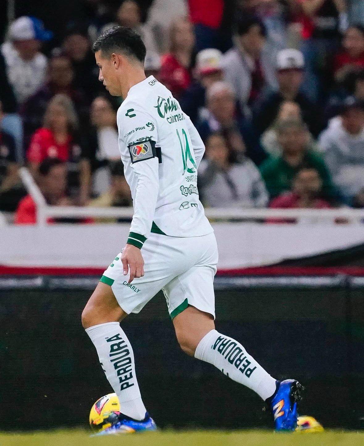 James Rodríguez tuvo un debut soñado en la Liga MX: provocó un penal y lideró la remontada del León ante Atlas