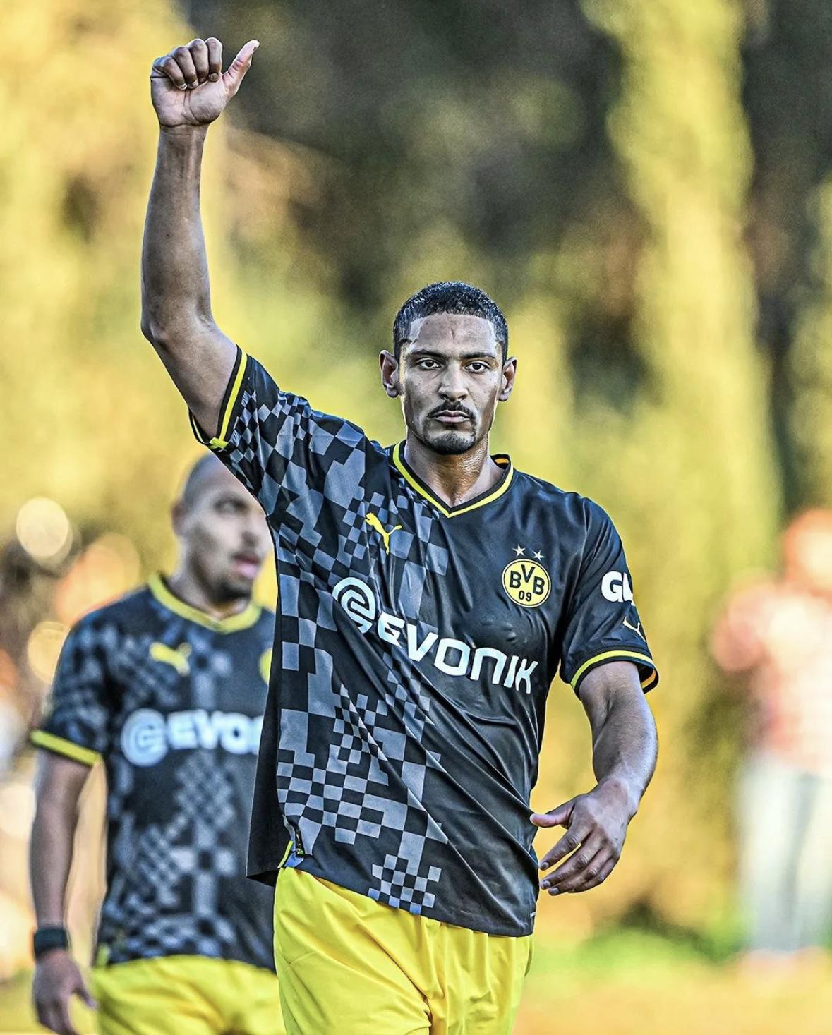 De vivir un calvario con cáncer testicular a volver a jugar un partido con el Borussia Dortmund