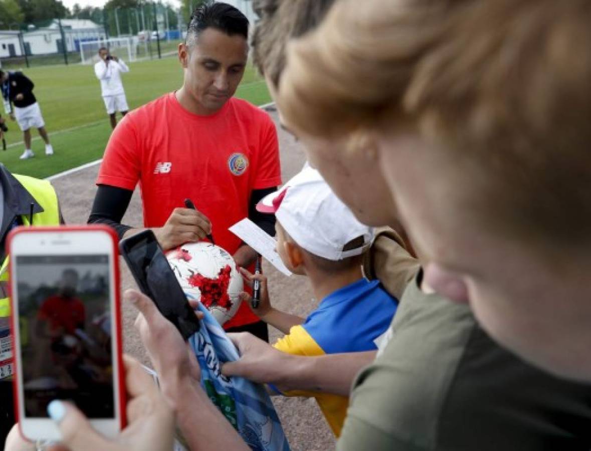 FOTOS: Keylor Navas causa furor en el primer entrenamiento de Costa Rica