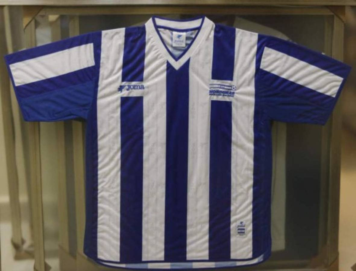 FOTOS: Desde 1970, así ha sido la evolución de la camiseta de la selección de Honduras